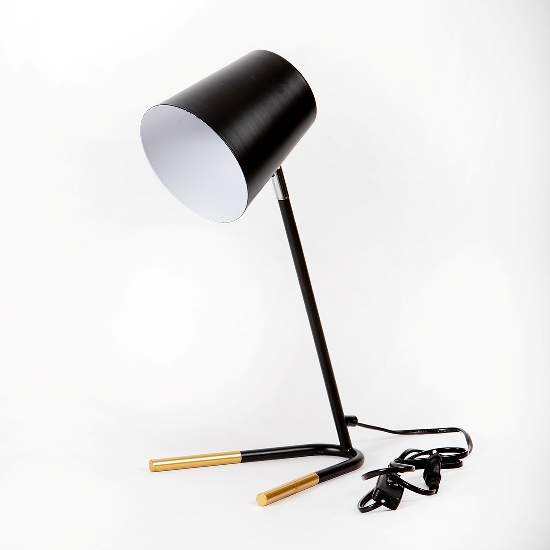 На фотографії Настільна лампа  SWT-2019 BK з розділу Декоративні настільні лампи колір корпусу Чорний на 1 джерела світла